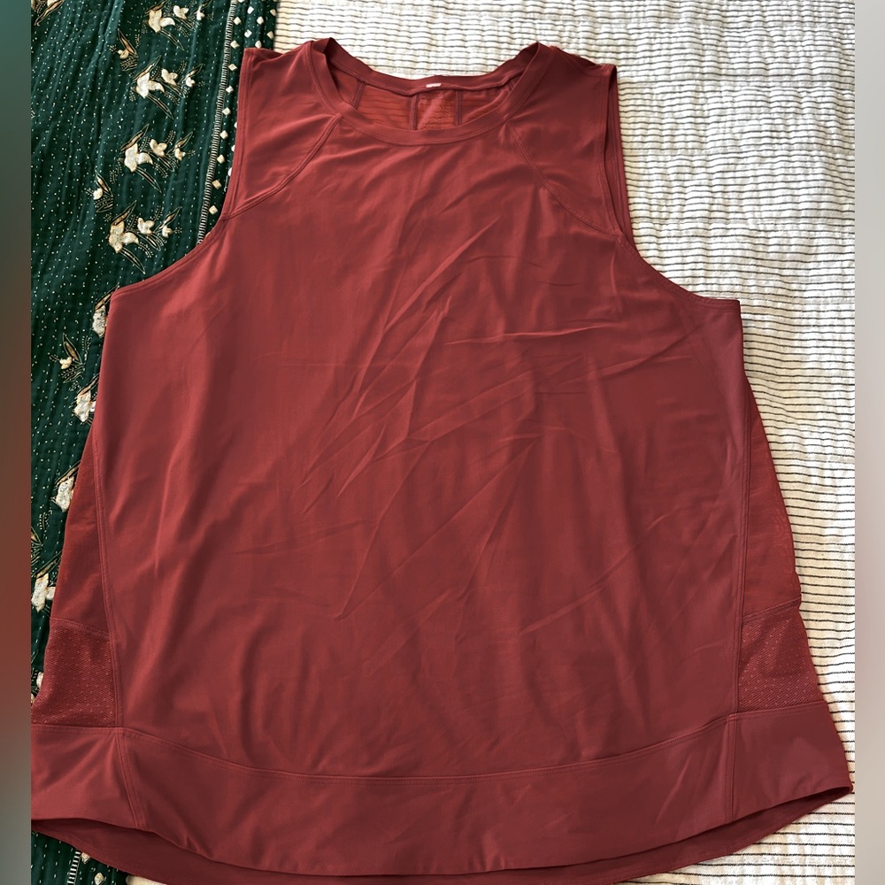 Lululemon boxy tank with mesh see-through back.
